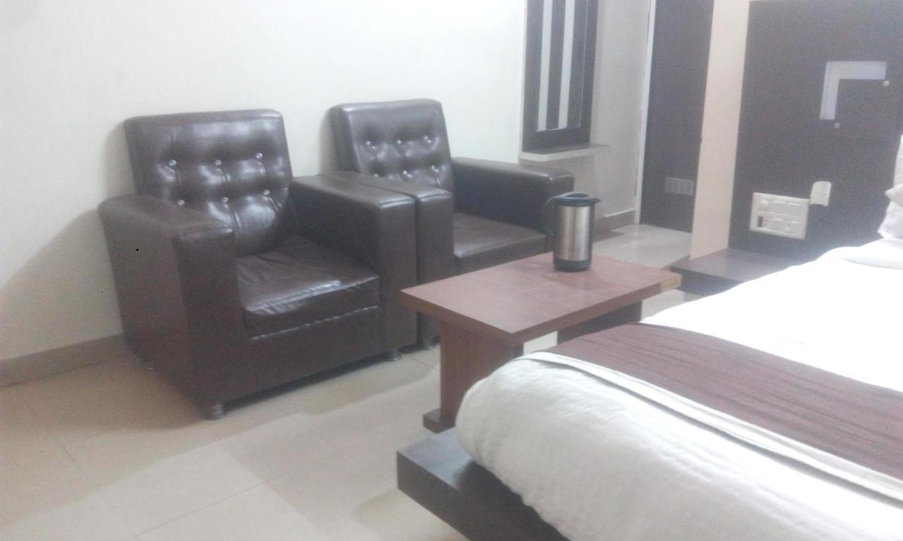 Hotel Priya Palace Ranchi Esterno foto