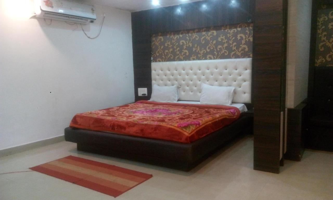 Hotel Priya Palace Ranchi Esterno foto