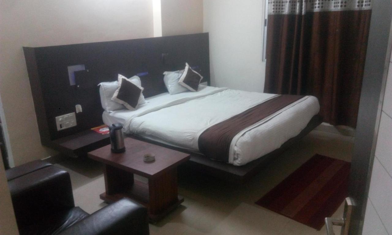 Hotel Priya Palace Ranchi Esterno foto