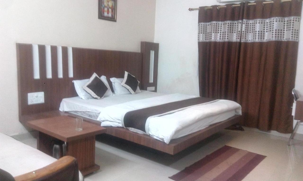 Hotel Priya Palace Ranchi Esterno foto