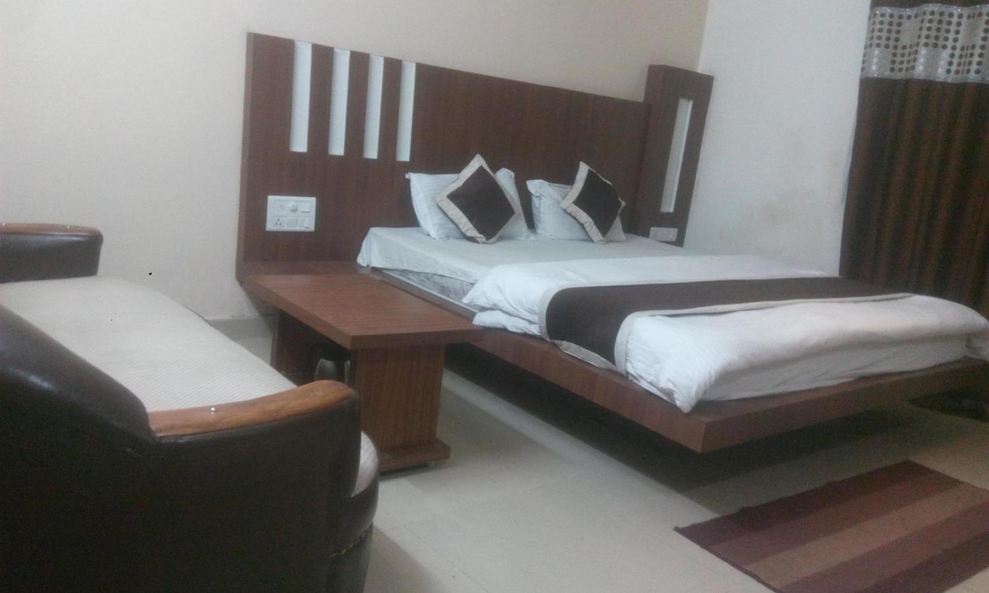 Hotel Priya Palace Ranchi Esterno foto