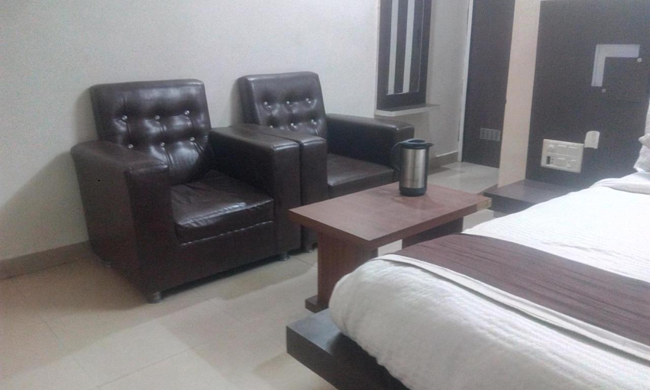 Hotel Priya Palace Ranchi Esterno foto